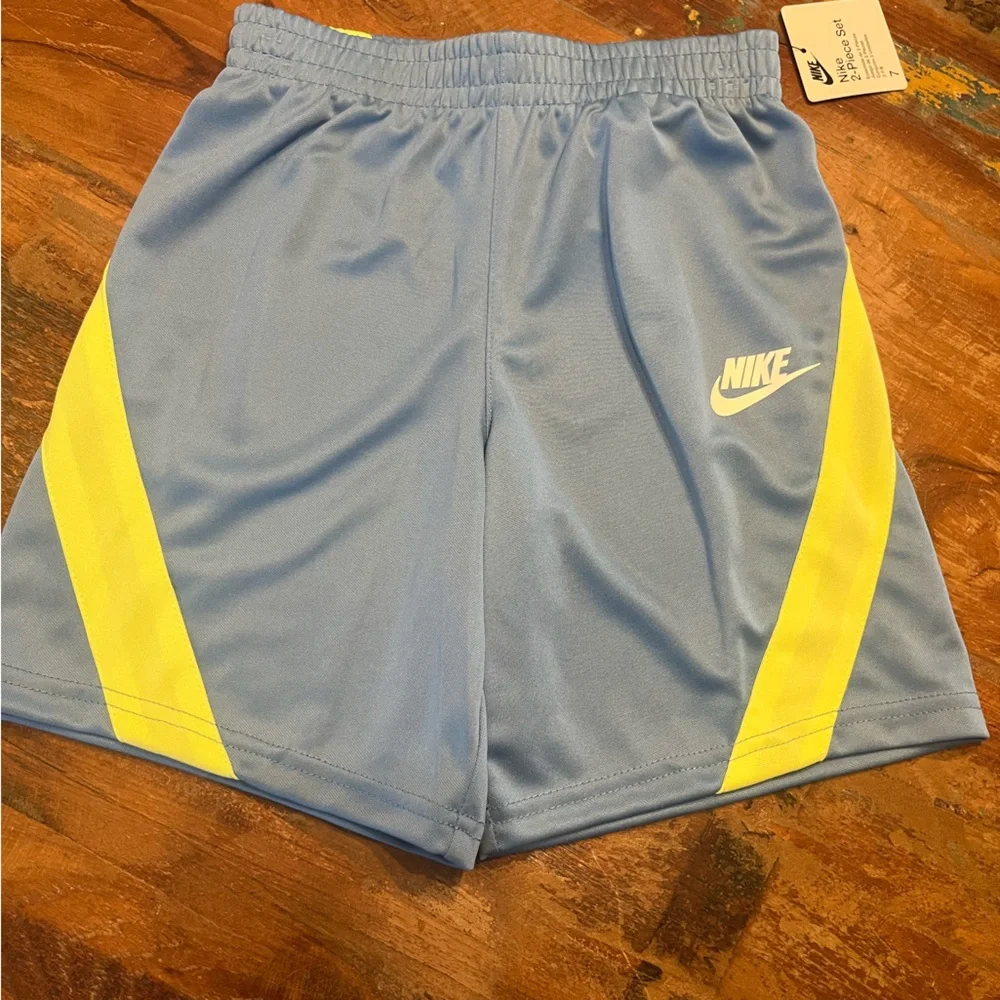 NWT Nike Boys 2 Piece Shorts Set - Picture 3 of 5